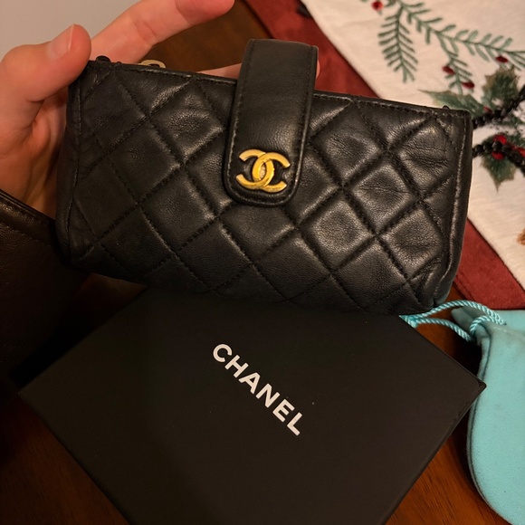 Vintage Chanel Mini Bag/Phone holder - Picture 2 of 8